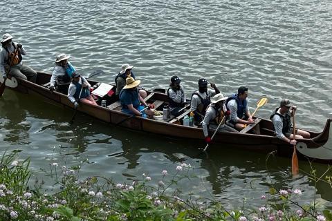 CEDIK Community Design interns in a canoe on Ohio River Way